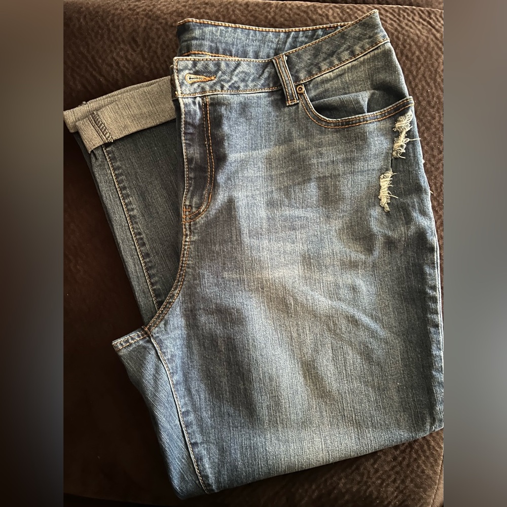 Pre-LOVED Basic Editions straight leg jeans. 16. EUC.